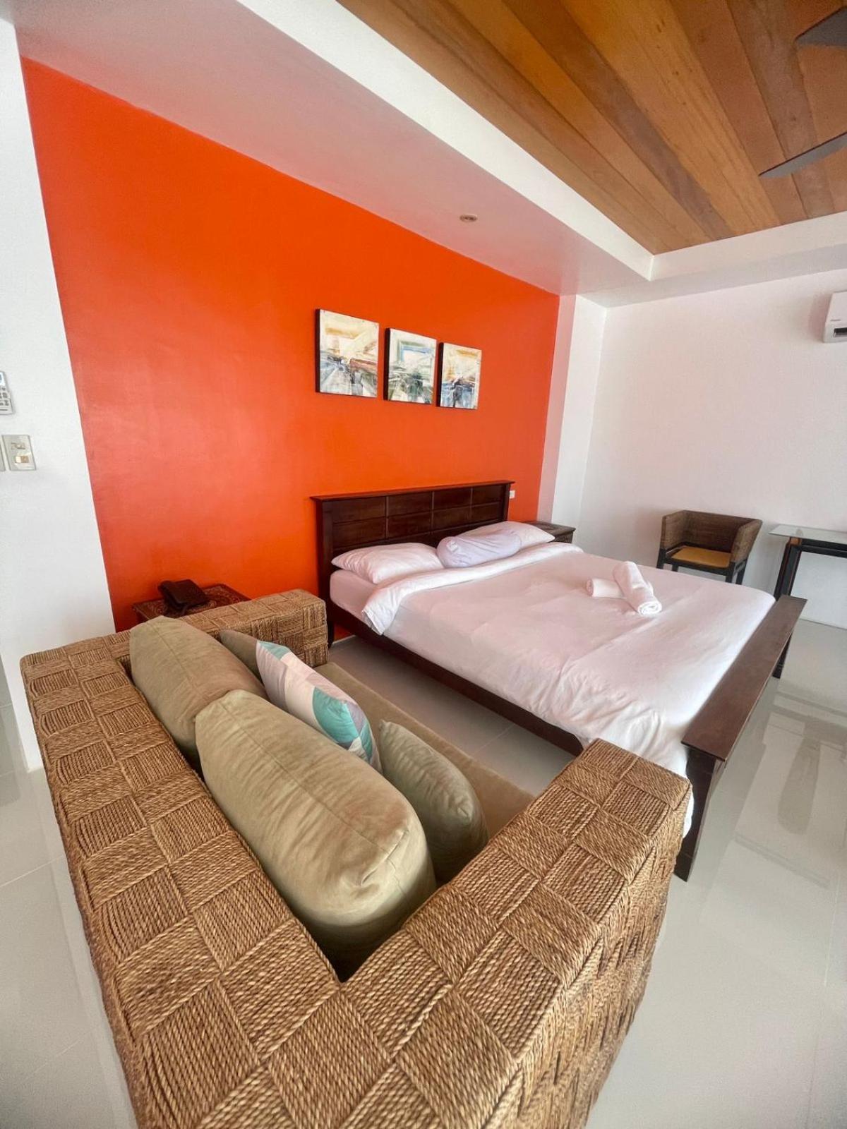 Calypso Beach And Dive Resort Manoc-Manoc Eksteriør billede