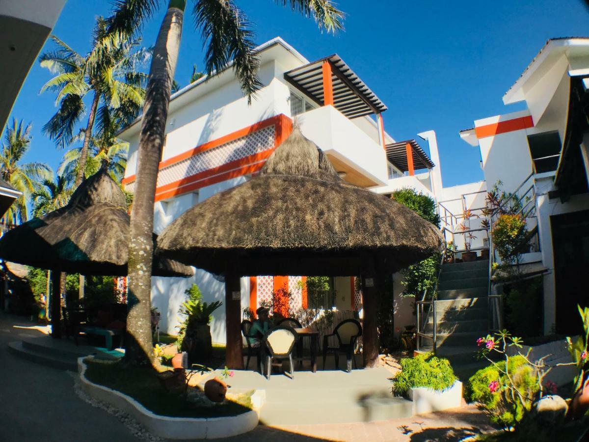 Calypso Beach And Dive Resort Manoc-Manoc Eksteriør billede